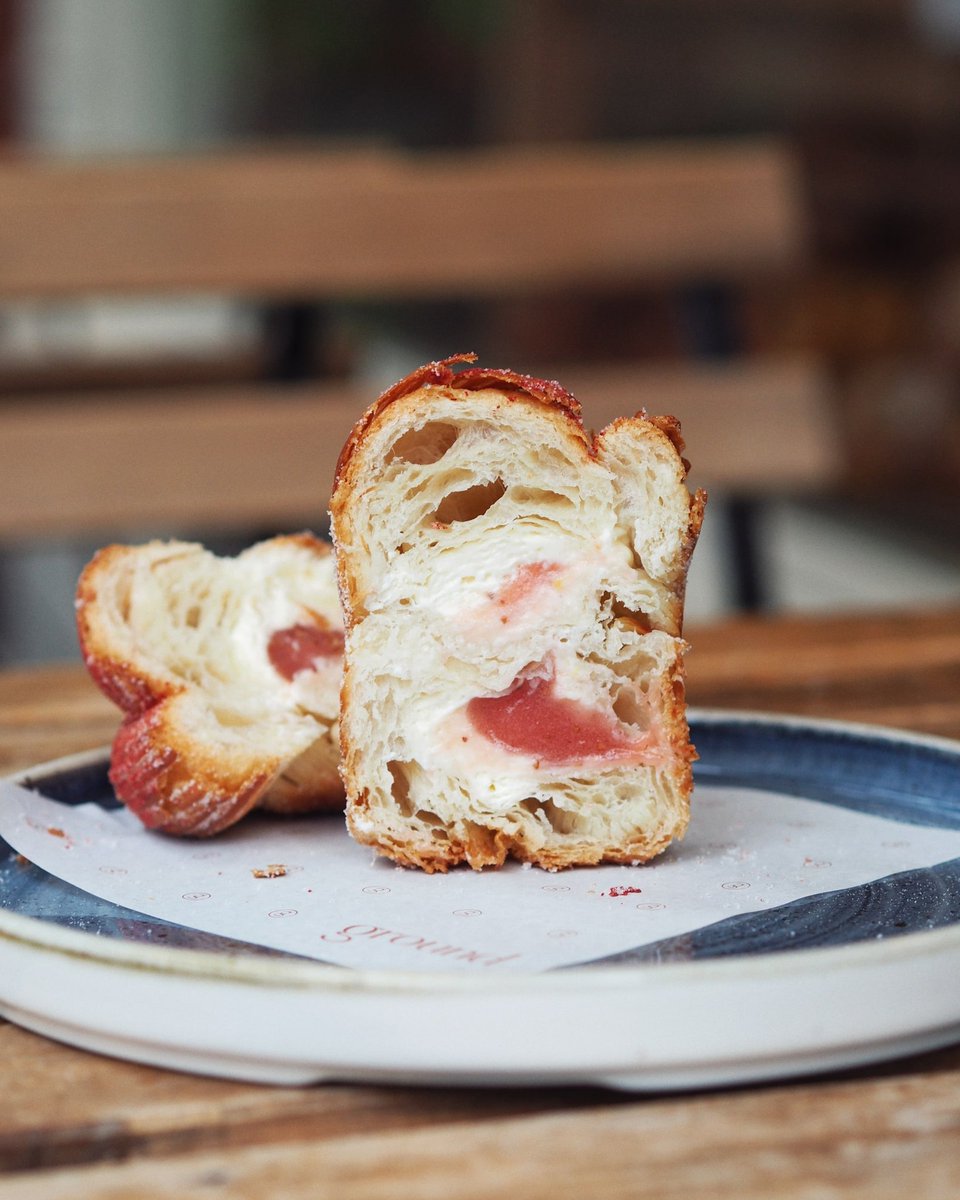 There's a new cruffin at Ground. Introducing our latest creation - Strawberry Cheesecake

#cardiffbakery #bakerylife #viennoiserie