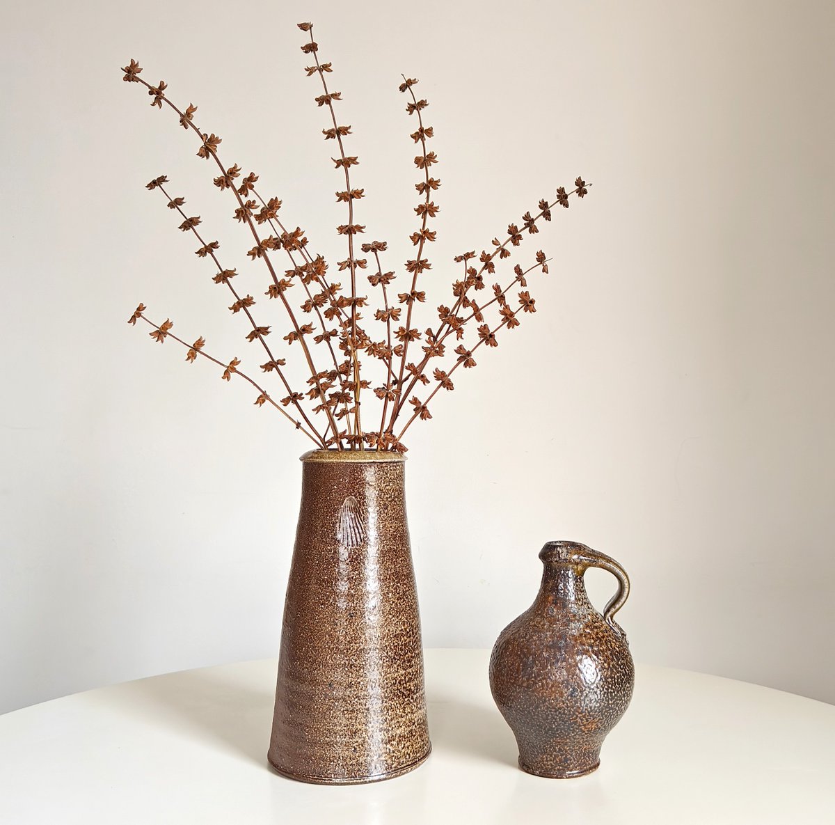 Tim Hurn (1964-) Dorset based potter who worked with John Leach at Mulcheney Pottery in Somerset in 1988.

#timhurn #leachpottery #pottery #studiopottery #ceramics #collectpottery #potterycollector #contemporarypottery #contemporaryliving