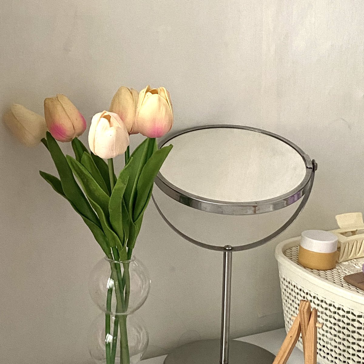 moonologies's tweet image. monday