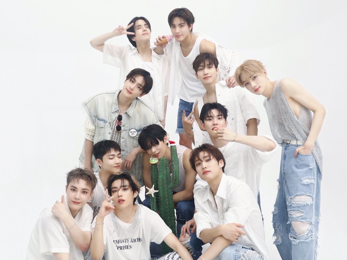 [📸] 잠시 후 6시, THE BOYZ 2ND ALBUM [PHANTASY] Pt.1 Christmas In August가 발매됩니다😘  Watermelon Strawberry Sugar보다 달콤한 더보이즈와 함께하는 환상 같은 여름🏝️ 더보이즈만의 판타지를 함께 즐겨주세요❤️‍🔥

#THEBOYZ #더보이즈 #PHANTASY #LIPGLOSS