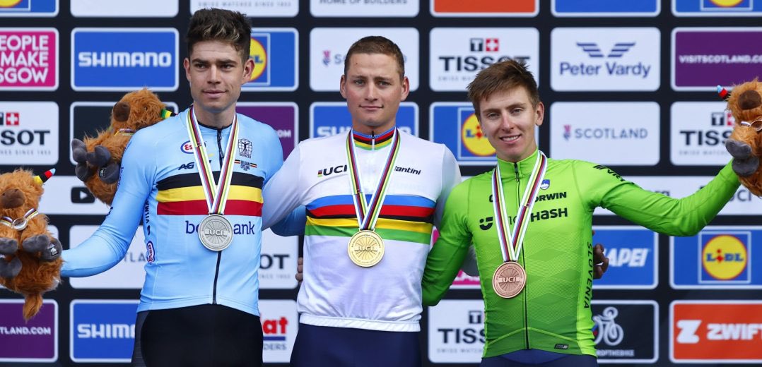 Domestique___'s tweet photo. 🇸🇮  Pogacar after #GlasgowScotland2023.

🗣️ “What I want to say to Mathieu? He’s crazy. Really crazy. Unbelievable. No one was able to react when he attacked and the way he rode away, he even crashed. He said goodbye and away he went. Well-deserved.”

(Wielerflits, 📸 Cor Vos) https://t.co/ZSNn6yHdr9