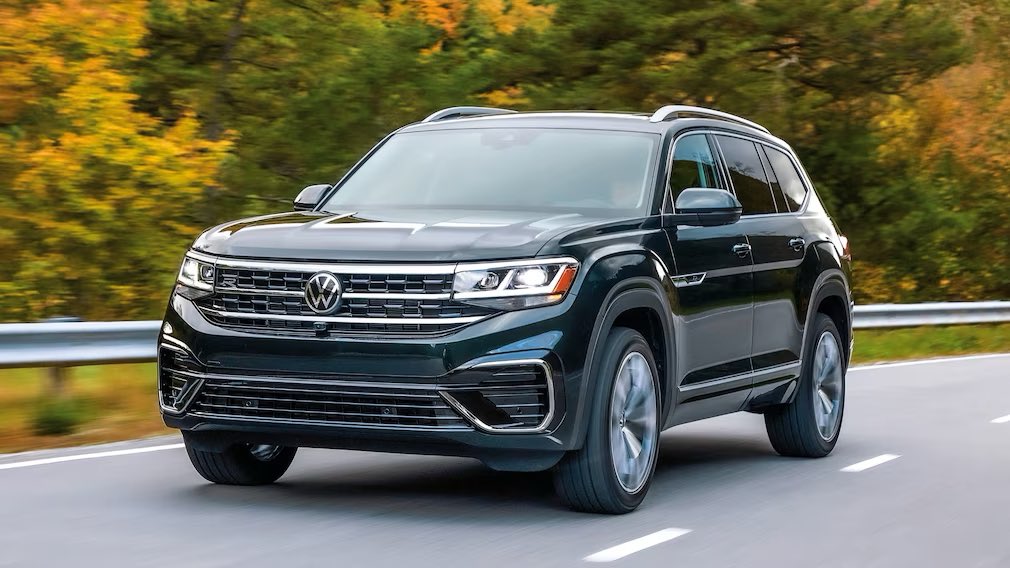 E L   H O T Z O tweet media