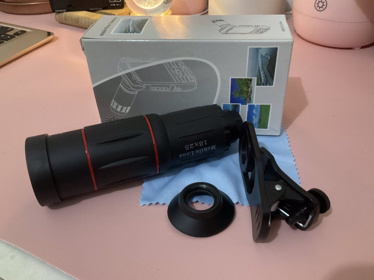 wts lfb 18x25 apexel optical zoom lens

-php 350
-never used, bought it for skz concert but never actually took it out of my bag when i got there
-everything that was inside the box when i got it is included
-mop: gcash