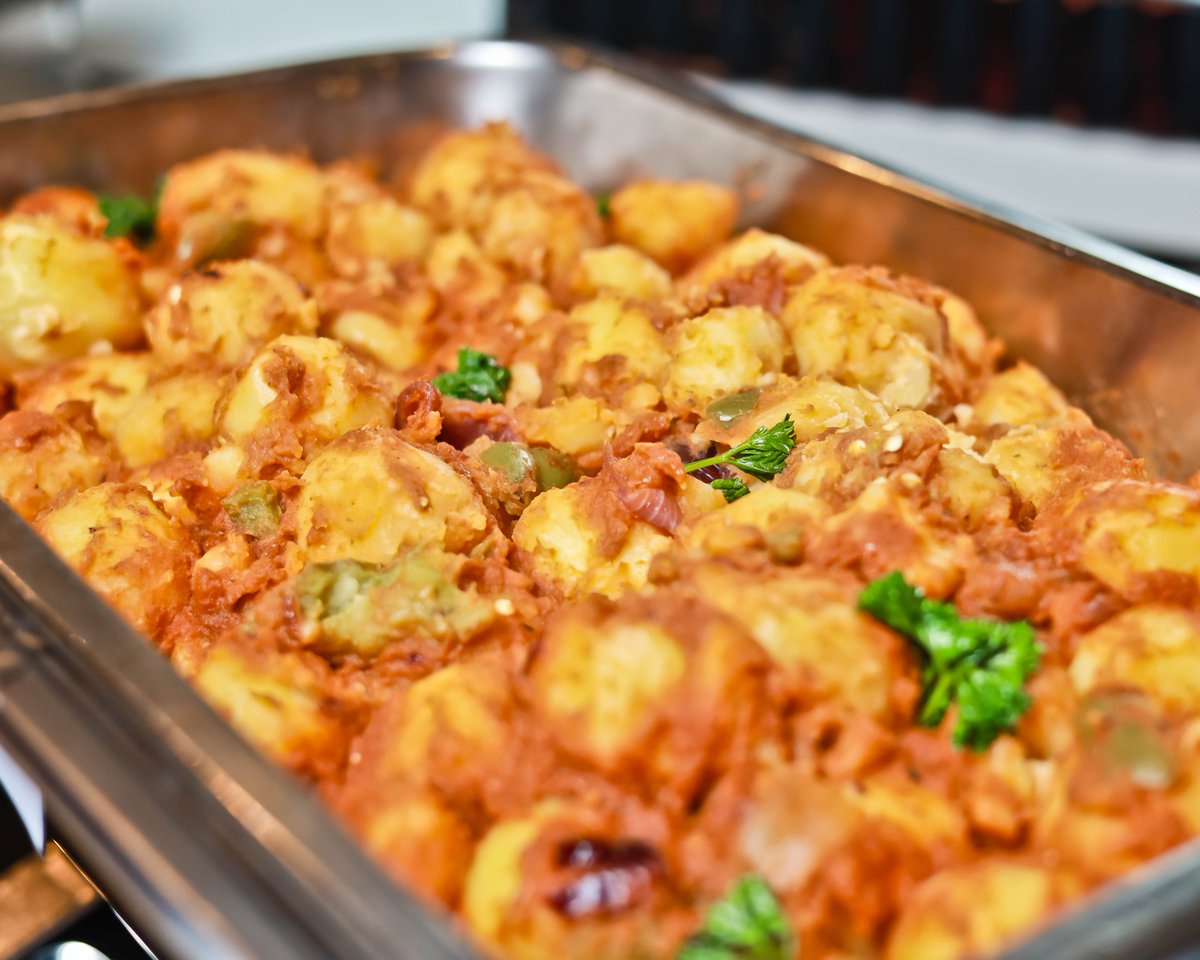 ProteaKampalaH's tweet photo. 🍲🍽️ Start the week right with our Traditional Night Buffet!
Savor various great foods from the country, lovingly prepared to perfection.
Embrace the flavors of Uganda at Protea Hotel Kampala.
#TraditionalBuffet #LocalFlavors #ProteaKampala #MondayTreats https://t.co/LIfuXqwzSf
