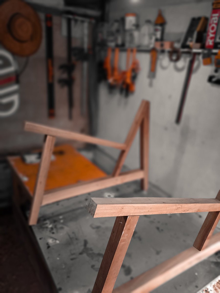 26studio_co's tweet photo. I'm a craftsman, and I make bespoke furniture. #midcenturyfurniture #midcenturymodern #minimalist #clientwork #armchair
.
.
Design: @26studio.co
Camera: #samsunggalaxy
#samsung https://t.co/uEA3q3l6gm