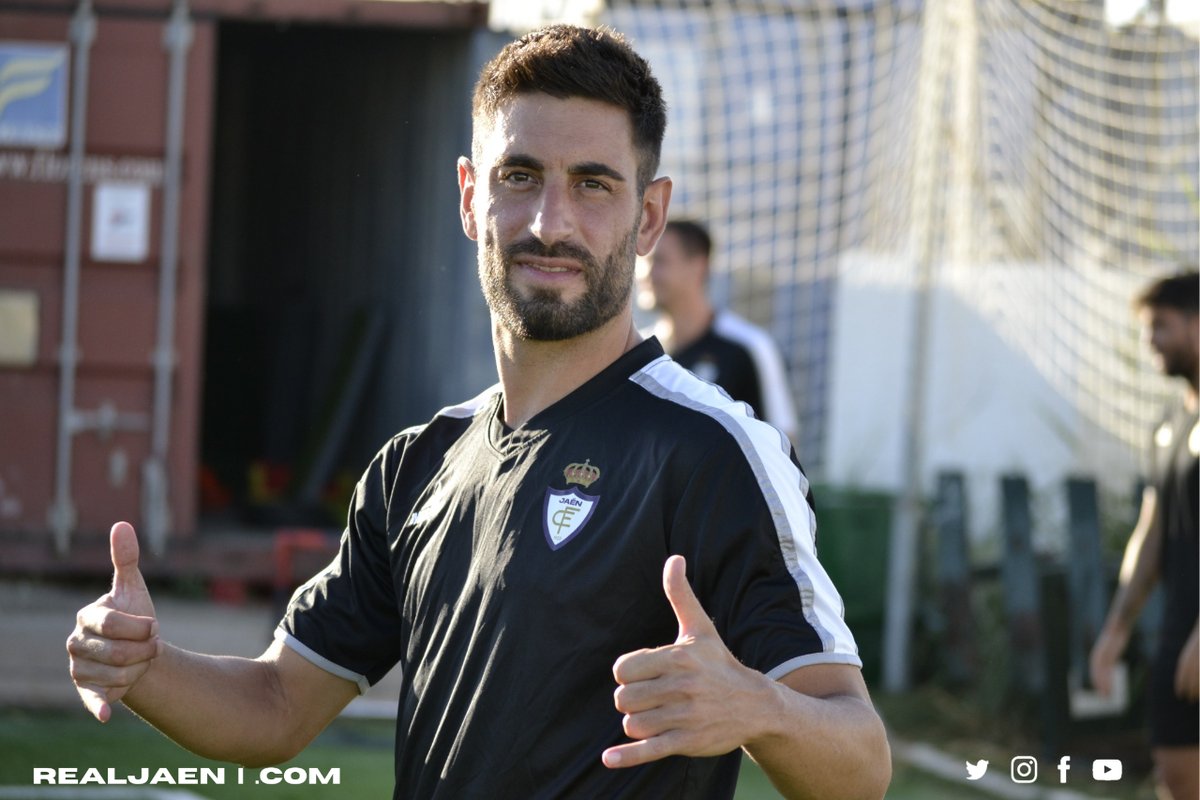 ☀️ !!Buenos días!!

¿A por una semana más de entrenamiento Mario? ⚽

#rj2324 
#pretemporada
