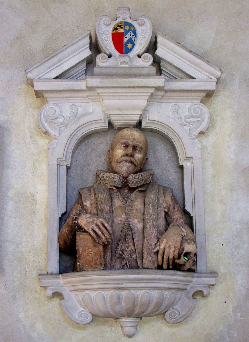 The map maker John Speed, 1629 at St Giles Cripplegate, London. He seems a jolly sort, although apparently his likeness was based on his death mask. There was an Easter Egg in each of his skull's eye sockets when I took this.
More: simonknott.co.uk/citychurches/0…
#MemorialsMonday