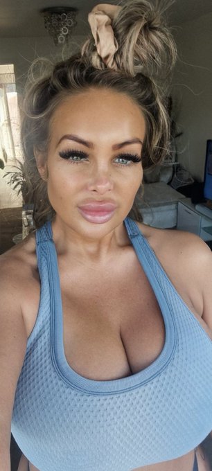 Morning everyone!!! What you all up to?  I'm waiting for my massuese to turn up to have my weekly massage