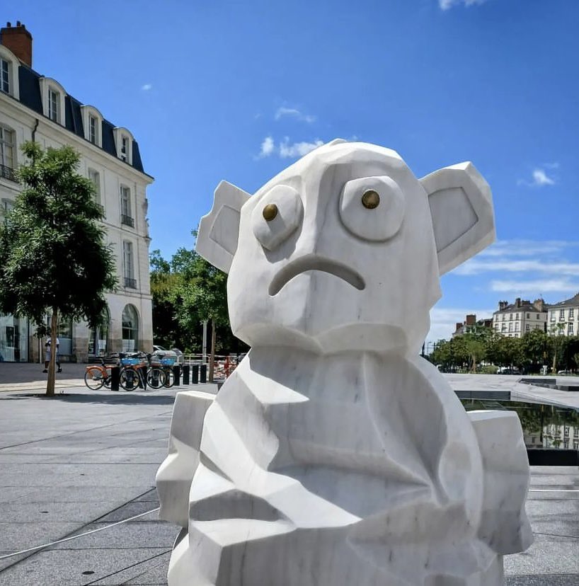 🗿🌞🤗 Bonne semaine à Nantes avec les œuvres du @levoyageanantes immortalisées par @yanikmo @ol64_mypictures @litle_grey