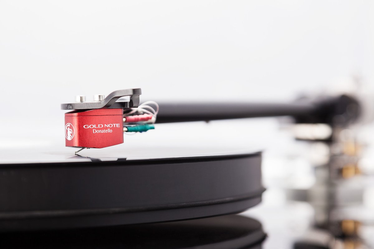 HomeMediaLtd's tweet image. Don&apos;t worry if you&apos;re not an audio expert; we’re talking about how often you should change your turntable stylus over on our blog; head over to have a read or contact our team, and we can offer bespoke advice: bit.ly/3Ksp27X  #HomeMedia #Turntable #Audiohelp