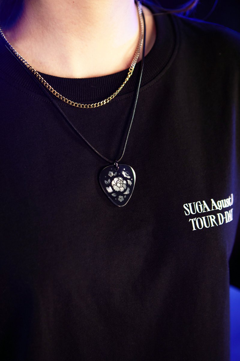 Remembering D-DAY, 
From April to August of 2023

SUGA | Agust D TOUR ‘D-DAY’ Official Merch.
GUITAR PICK SET 

🎸판매 오픈 2023. 08. 08. 6PM(KST)

📍Weverse Shop GLOBAL & USA 
➡️11개 버전(All 11 versions)

📍BTS Japan Official Shop 
➡️2개 버전(KANAGAWA & THE FINAL version only)