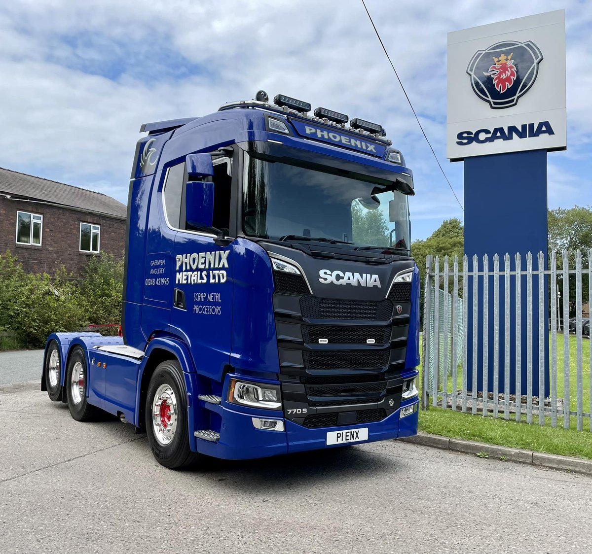Deeside Truck Services are ready for a Monday morning delivery #phoenixmetals #770S #scania #scanianewtrucks #scaniatrucks #suppliedbyhaydockcommercials #scaniafamily