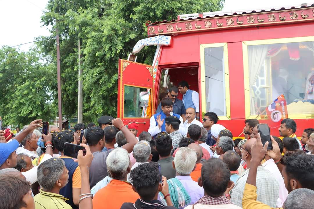 sonofmallah's tweet photo. आज 8वां दिन शेखपुरा में निषाद आरक्षण संकल्प यात्रा का शुभारंभ।

भारी बारिश में भी संकल्प यात्रा में पार्टी के पदाधिकारियों एवं कार्यकर्ताओं ने हजारों म��टरसाईकिल व चार पहिया वाहन के साथ यात्रा में शामिल हैं।
#NishadAarakshanSankalpYatra #SankalpYatra https://t.co/Dy86pwDIix