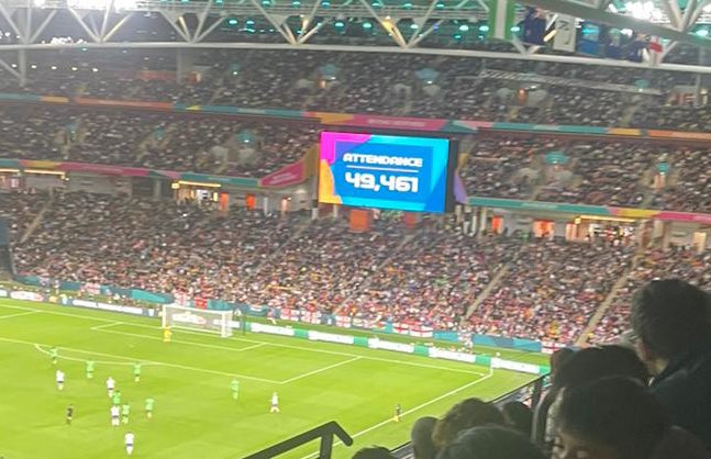thala_samboo's tweet photo. Not a bad crowd for Monday night #FIFAWomensWorldCup2023 https://t.co/mjNNWrygXT