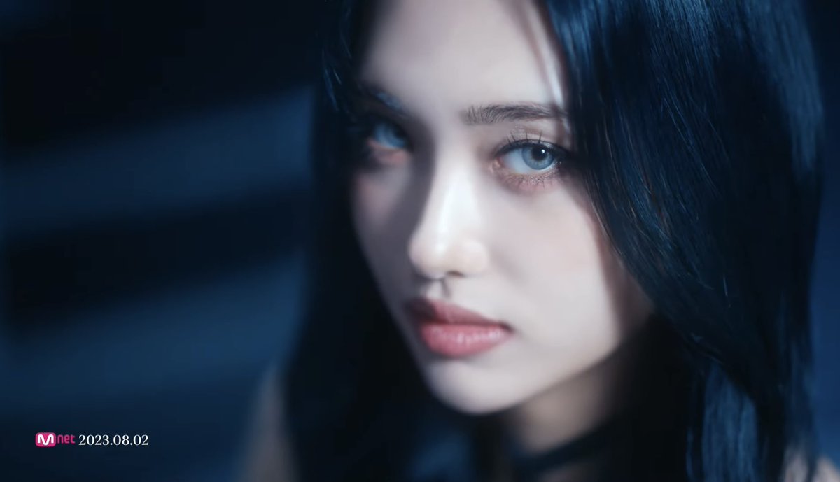 aishantics's tweet photo. kpop twitter’s favorite, aisha from everglow https://t.co/ywAhMEvs7D