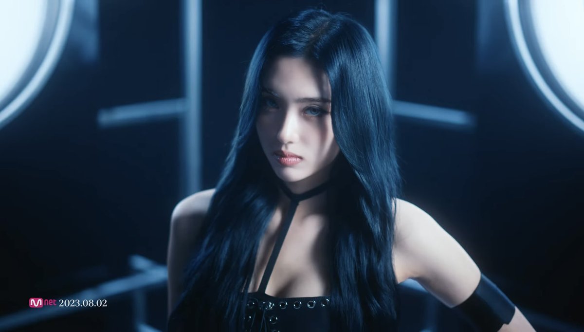 aishantics's tweet photo. kpop twitter’s favorite, aisha from everglow https://t.co/ywAhMEvs7D