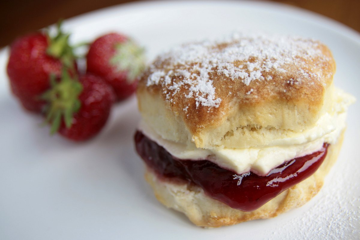 justgouk's tweet photo. Happy Afternoon Tea Week 🍰

With hundreds of locations offering afternoon tea throughout the UK, make sure you try this tradition on your next motorhome holiday! 🚐

Find your perfect afternoon tea venue: https://t.co/k0jRwiqccK https://t.co/JQz0BNYBSE
