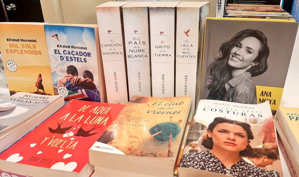 ReReadTarragona's tweet photo. Aquest agost no tanquem per vacances ⚡
Ens trobareu de dilluns a dissabte de 10h a 14h i de 17h a 20:30h, l'horari habitual. 🖤📚
#betterthanread
#reread https://t.co/X5WLH4i0Kh