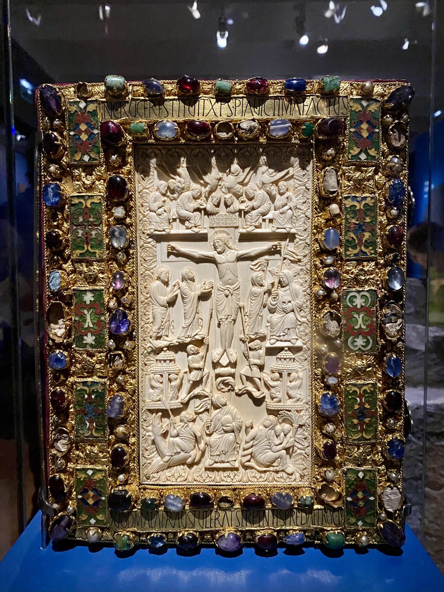 Guiguiii94's tweet photo. Le @museecluny a conçu une expo ��rudite, inédite et pour le moins inattendue pour la saison estivale de l’#HDEVar, hôtel départemental des expos du Var à @VilleDraguignan : un aperçu de la production artistique de la #Lotharingie, soit le royaume des héritiers de Charlemagne ! https://t.co/KToRzP1BDR