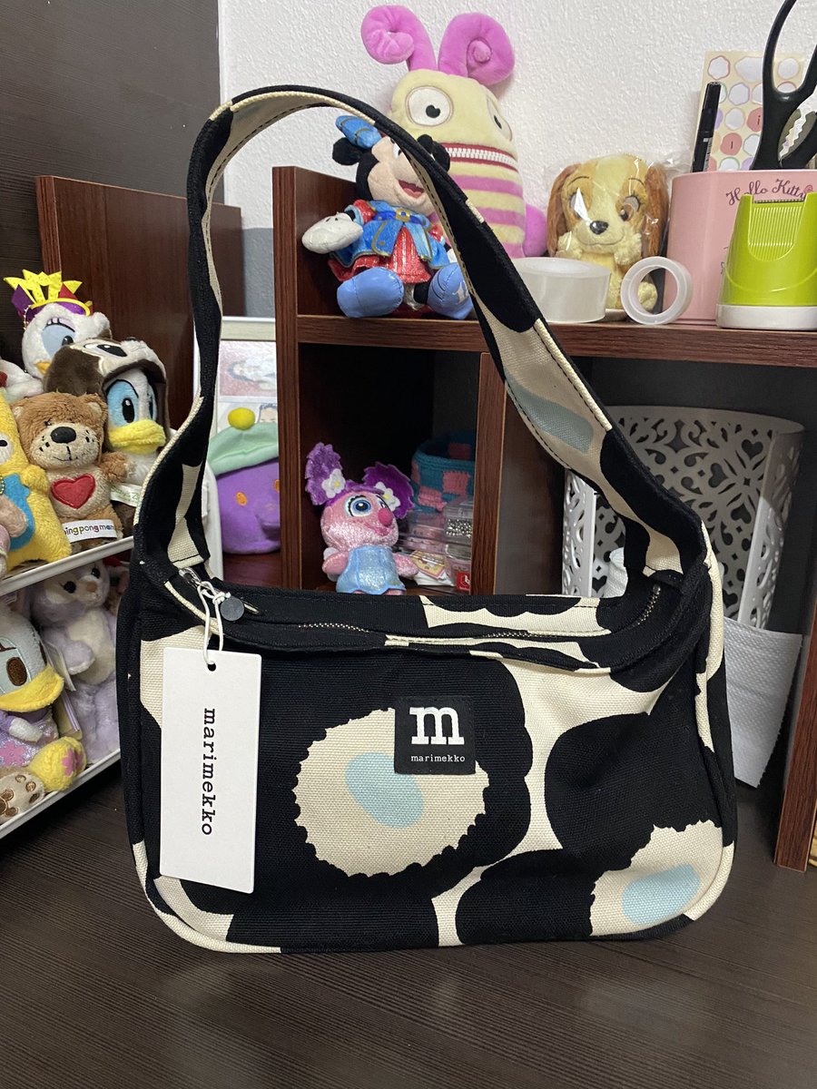prettysissyused's tweet photo. 🌼Marimekko 3,900-. ผ้ายังแข็ง สภาพสวยมาก
ปล่อยเพราะรู้สึกสะพายแล้วไม่เข้ากับตัวเองค่ะ🥹🙏🏻

#marimekko #marimekkothailand #marimekkoมือสอง #ส่งต่อmarimekko #ตามหาmarimekko #marimekkobag #ส่งต่อกระเป๋า #ส่งต่อกระเป๋ามือ2 #standoilthailand https://t.co/AJ773FUiJM
