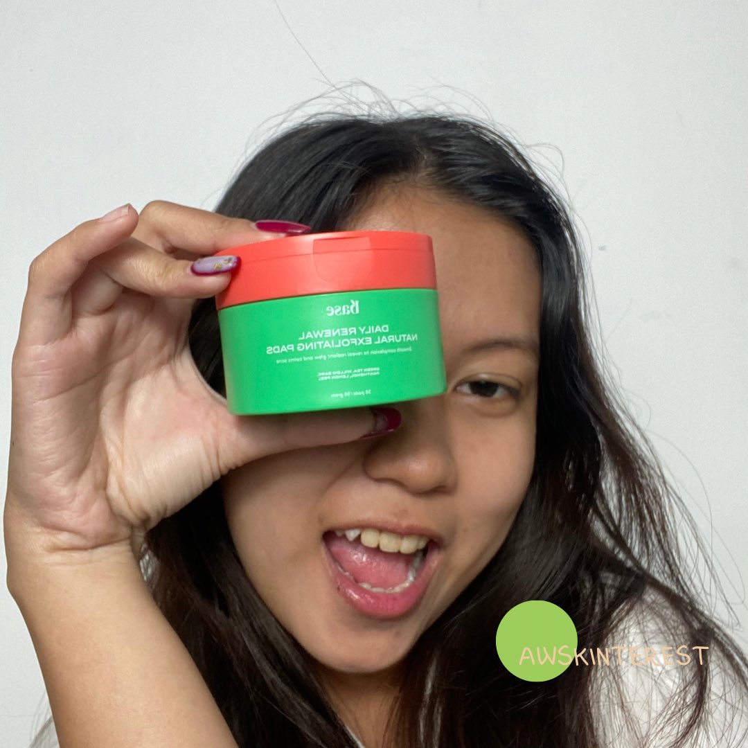 awskinterest's tweet photo. So happy! Akhirnya aku merasakan rasanya mencoba exfoliating pads. Dan yang aku coba pertama ini adalah daily exfoliator yang bisa untuk memperkuat skin barrier juga loh! 🤩
#itsmyBASE #skincarevegan #racuninskincare #reviewITSMYBASE https://t.co/qOEIJcYFb4