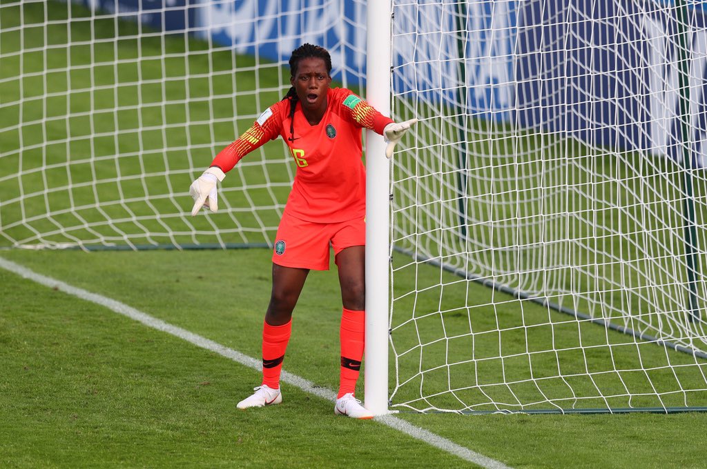 ShoggyShoggz's tweet photo. 88’ 🏴󠁧󠁢󠁥󠁮󠁧󠁿 ENG 0 🇳🇬 NGA 0
@ashplumptre & @Nadoziechiamaka has been immense. That was very naughty from @laurenjamess22. Well deserved 🟥. @Lionesses are a woman down. Common @NGSuper_Falcons 💣

#FIFAWWC #SoarSuperFalcons #NGA  #ENG #NGAENG #ENGNGA #FIFAWomensWorldCup #Falcons #Lioness #FIFAWomensWorldCup2023 #الشباب_الوحدة_الاماراتي #النصر_الرجاء_المغربي #ลูก10กลับไทย