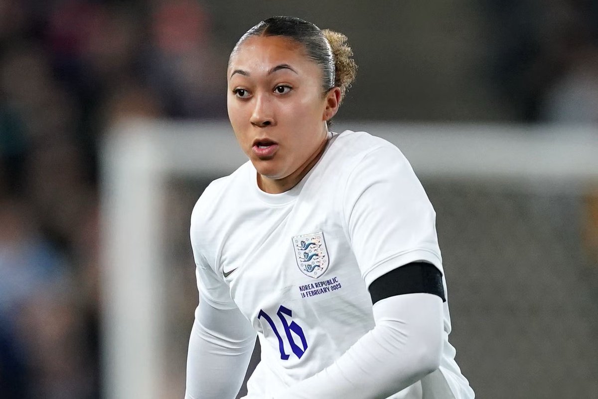 ShoggyShoggz's tweet photo. 88’ 🏴󠁧󠁢󠁥󠁮󠁧󠁿 ENG 0 🇳🇬 NGA 0
@ashplumptre & @Nadoziechiamaka has been immense. That was very naughty from @laurenjamess22. Well deserved 🟥. @Lionesses are a woman down. Common @NGSuper_Falcons 💣

#FIFAWWC #SoarSuperFalcons #NGA  #ENG #NGAENG #ENGNGA #FIFAWomensWorldCup #Falcons #Lioness #FIFAWomensWorldCup2023 #الشباب_الوحدة_الاماراتي #النصر_الرجاء_المغربي #ลูก10กลับไทย