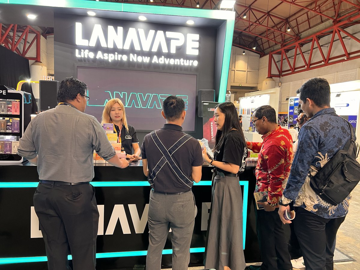 Lanapods's tweet photo. A complete success!📷📷
#vapeforlife #travelvape #vapingstyle #ecig #vapers #vape #vapeevent #vapedistribution #vapecommunity #vapedaily #vapedistributor #vapesupplier #vapemalaysia #vapeindonesia #vapers #vapeexpo #전자담배 #電子煙 #電子タバコ #ieciejakarta,#vapeshow #vapeindo https://t.co/xAatNwS5hh