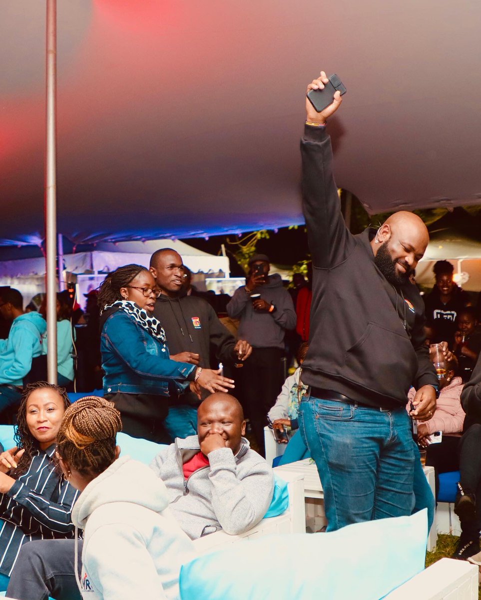 xposeltd's tweet photo. #takemeback with @TAG_Kenya who did what they do best at the Bexposed “chill & vibe” edition 🥳.
Thank you for your continued support & cheers to meaningful collaborations #bexposed #meaningfulcollaborations #xposelimited #mwenyeji https://t.co/5qfGq9SFQH