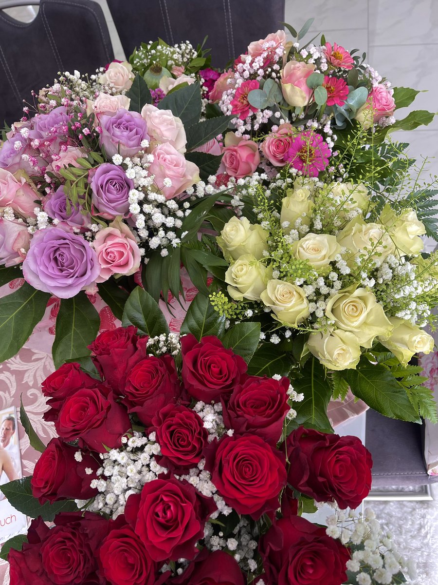 orientprinces's tweet image. Hatte Geburtstag - liebe Blumen so sehr