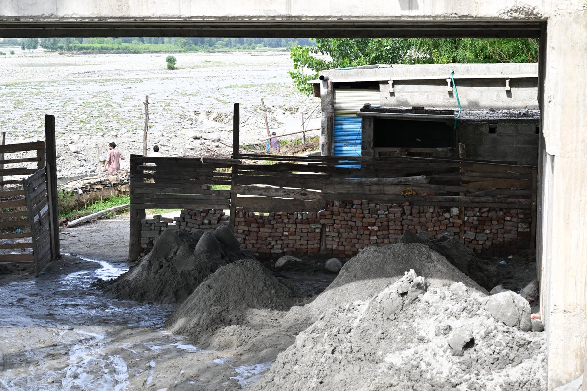 SEEDinPakistan's tweet image. 2/2 Insights from the field will be reflected in the development of PC-Is (Planning Commission Form -I) for the rehabilitation of prioritised vulnerable roads and bridges in Swat, Dir, Charsadda, and Nowshera.

#ClimateResilientInfrastructure #ReformingKP #SustainableDevelopment