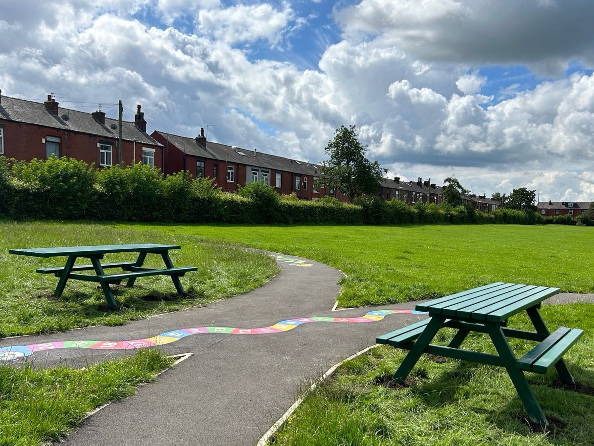 2 new picnic benches installed in Stoneyfield Park, #Rochdale funded by our #RochdaleSouthTownship. Good to see how much this #community green space has been improved in recent years. 🌳 Now what we need is more summer sunshine 🌤️