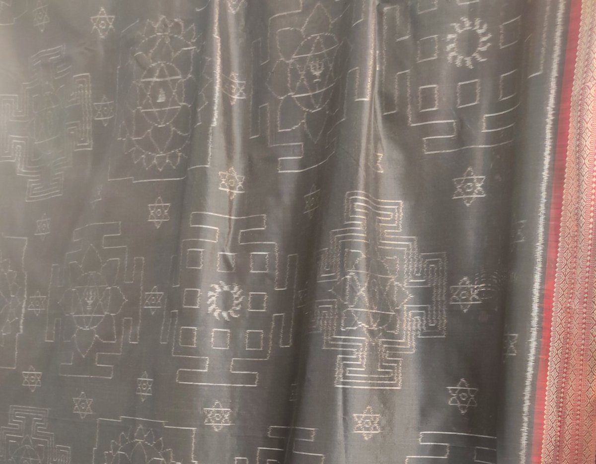 Priyankaias2020's tweet photo. #NationalHandloomDay 
Guess the handloom saree names
#Handloom 
#Diversity 
1/3 https://t.co/y5La3FQ086