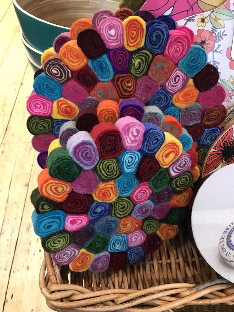 fjcookshop's tweet photo. #GoodMorningYork and it’s #BackToSummer ? on @bishyroadnet this morning 🤞🤞
Brighten up your day with these #FullyRestocked #Felt #FairTrade coasters, place mats and trivets…..beautiful !
#BishyRoadShopping https://t.co/Gwts5EB8Va