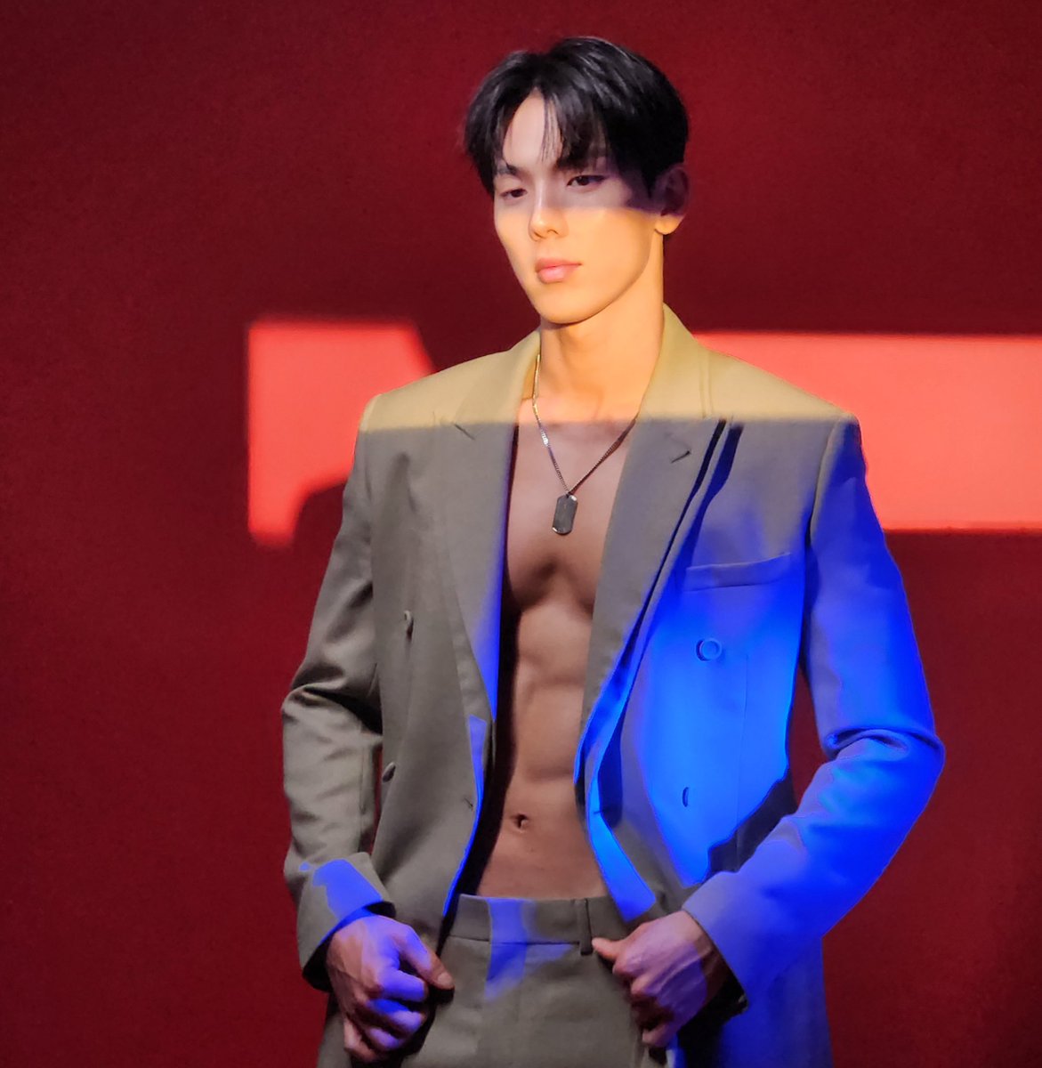 bigmonstas's tweet photo. OH WHAT IN THE ACTUAL FUCK SHOWNU https://t.co/53EfttQTtN