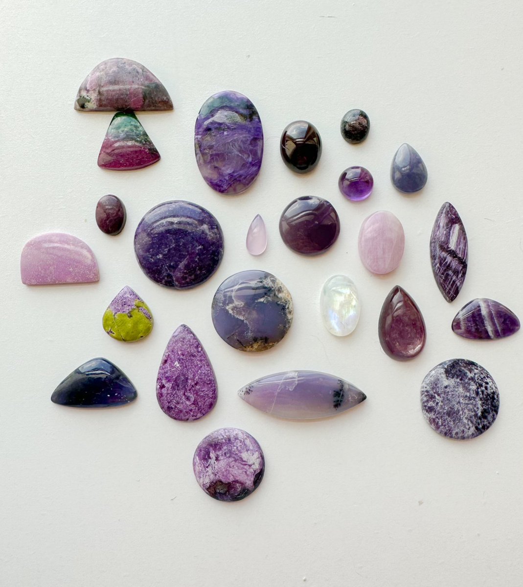 mildhippie's tweet photo. the crystals        🪻🍇🧞        the pendants

“land of lavender” coming Friday August 11th at 8pm eastern time <3 https://t.co/GJEG2mbbWo