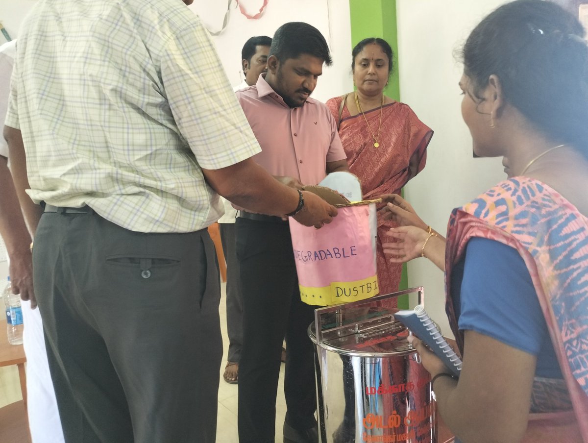 ATL_DGHSS's tweet photo. Adding another crown to Our ATL, Today we demonstrated our project to the Honourable District Collector Of Virudhunagar Dr V P Jeyaseelan I.A.S. Thanks to @VNRCollector taking time to listen about our school student's innovation. @AIMtoInnovate #Nitiaayog https://t.co/kH0lCRkDpD