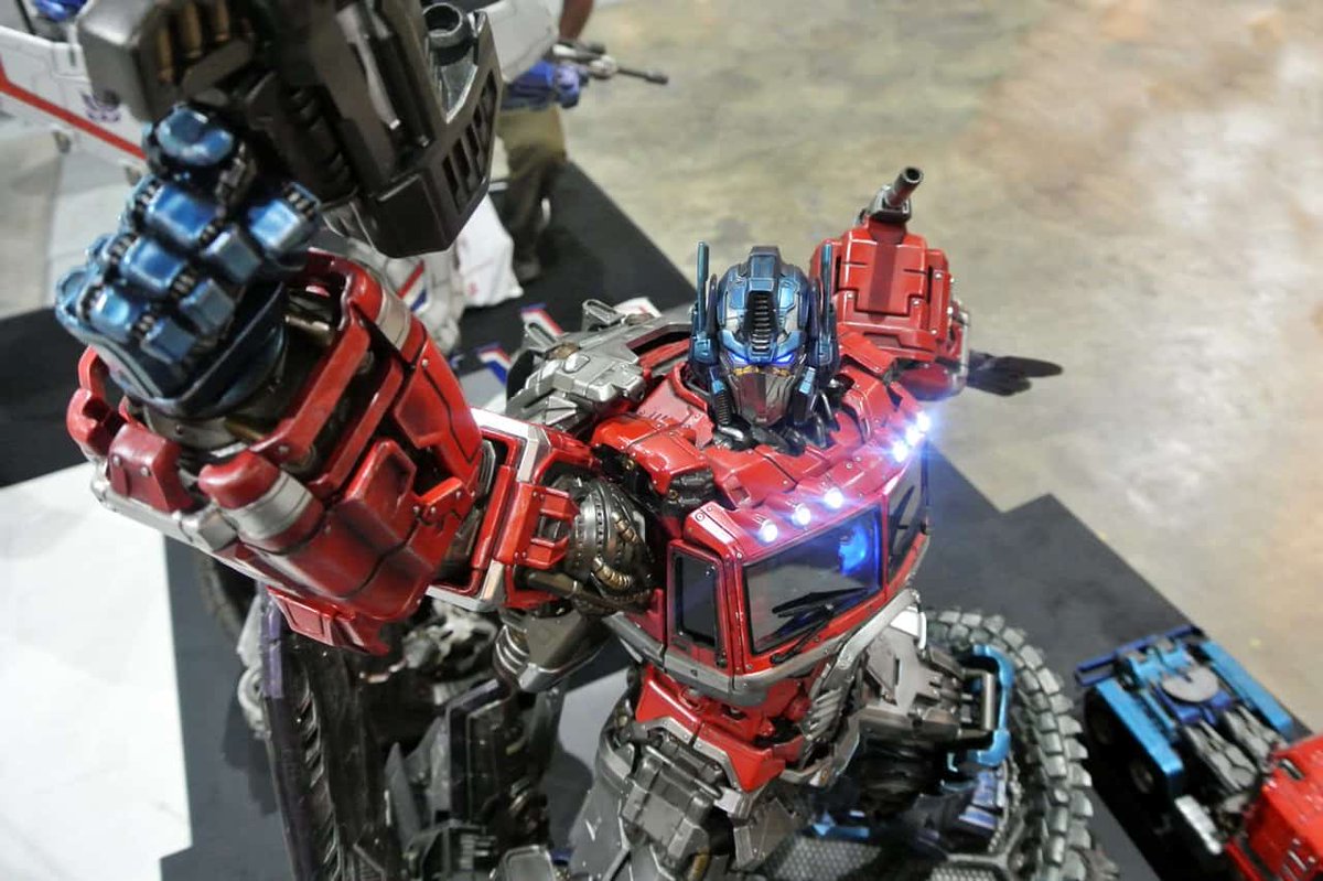 8bitpickle's tweet photo. Top 10 Most Powerful Transformers Characters Of The Franchise
#transformers #optimusprime #megatron #RiseOfTheBeasts #bumblebee #80s #transformersforever #retrocartoons #cartoons #80scartoons #saturdaymorningcartoons
Read the full article
👇👇👇👇👇👇👇

https://t.co/kBDNtq1hod https://t.co/nTW9DXmGWE