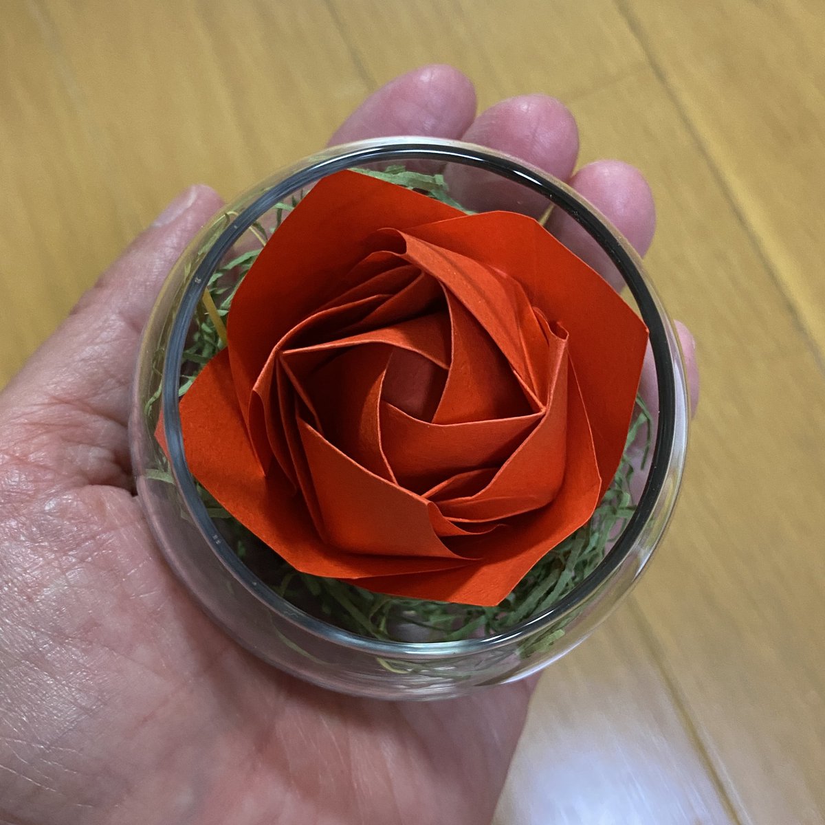 pinceana16's tweet photo. 219/365 Nanamaru rose designed by @SPondpaddyfield
stiltsさんのななまるローズをガラスカップに詰めて、ゼリー風に。
#365origamichallenge #origami #折り紙 #origamirose https://t.co/ZgcDtVOZN5