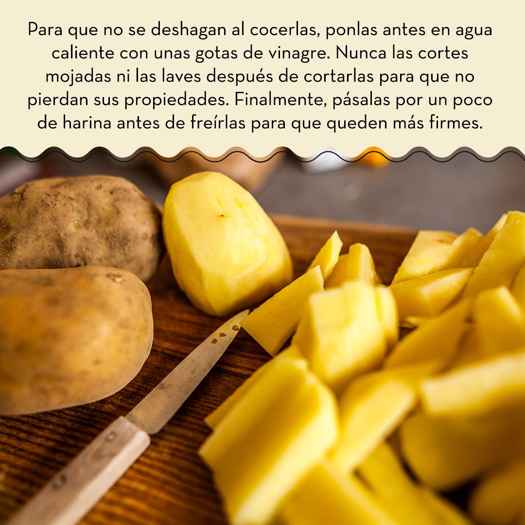 cocina_facil_mx's tweet photo. ¿Sabías que existe una manera súper sencilla de lograr que tus papas a la francesa queden como las de un profesional? 🍟✨👌🏻

#CocinaFácil https://t.co/CaaZu2LNXC