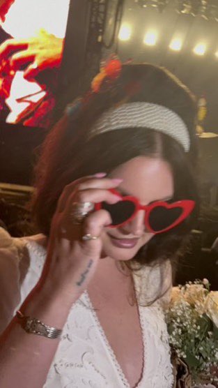 aliciaalavigne's tweet photo. lana del rey https://t.co/kQ7WenVKJx