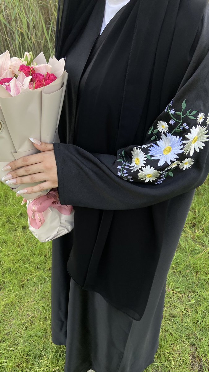 watincollection's tweet photo. نزلت العبايه للبنات Flowers 🌼🤍✨
https://t.co/YL48E27fqX https://t.co/d77o0TYIIm