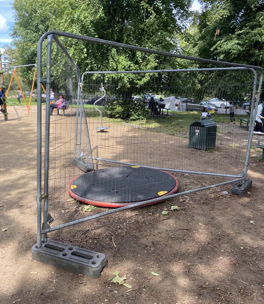 geraintedwards's tweet photo. @EalingCouncil Acton Park is a disgrace. Sort it out: https://t.co/7s5v2c4idf