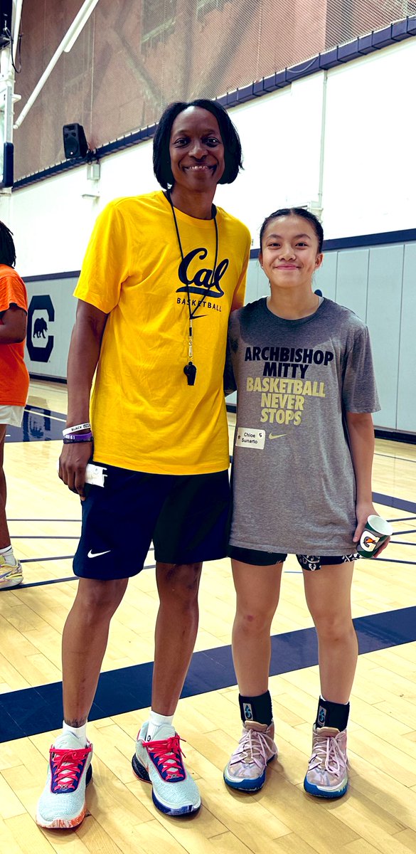 chan_suzy168's tweet photo. Great time at the Bear for A Day Camp 🐻Thank you @CalWBBall Chloe had a blast! So proud of her, getting experience to play with older girls. She also got chosen to play in the ALL STAR GAME! She hit a big 3 shot&amp;team won👍 It was nice meeting you Coach @21charmin @SanJoseCagers https://t.co/m35u0mxZs3