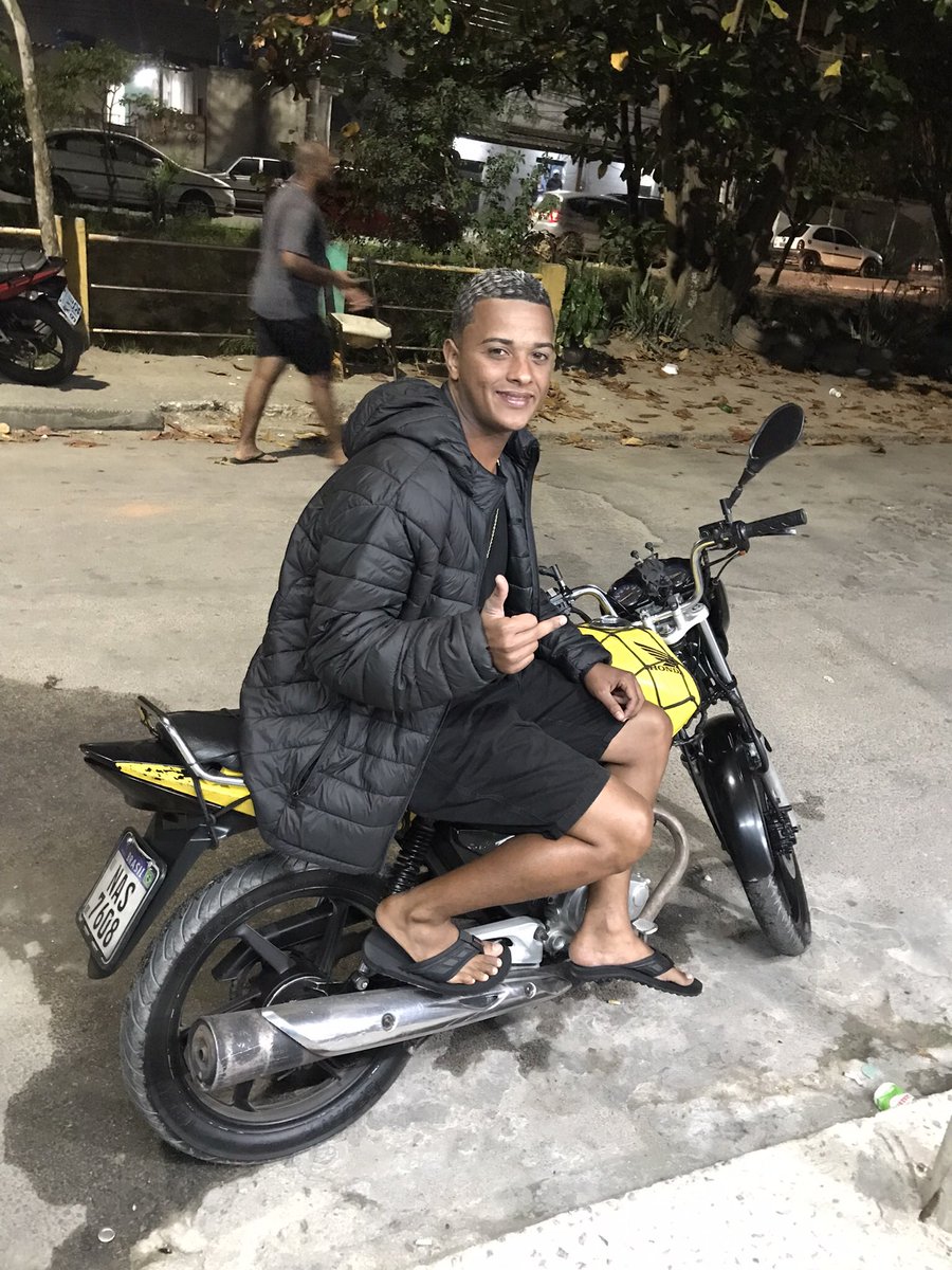 MenorDlj's tweet photo. Coe rapaziada roubaram minha moto de trabalho ontem lá no recreio se alguém sabe de algum informe me deu uma força minha moto de trabalho 🆘🆘🆘 https://t.co/XkSLrHigRZ