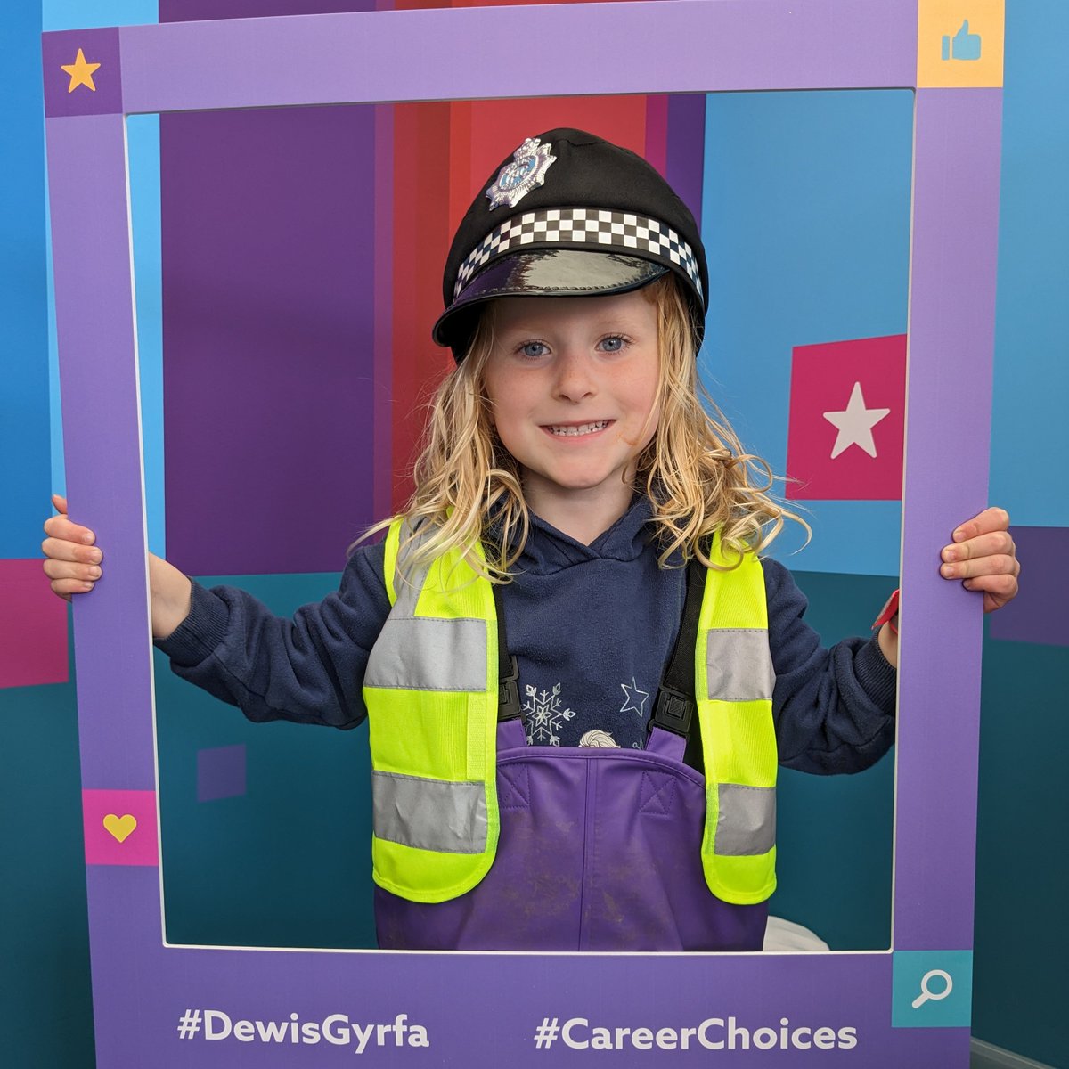 These visitors have been having fun at our stand 🙌☀

We have lots of games and activities for you to have a go at, so make sure you come and say hello! 💬

<a href="/eisteddfod/">eisteddfod</a> #steddfod2023