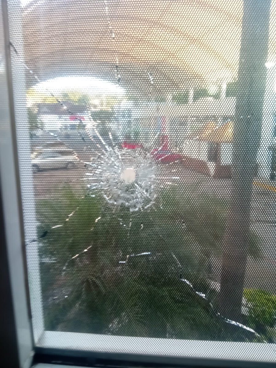 Las oficinas del programa del Txoro Matutino y de la <a href="/cdhmorelos/">CDHMORELOS</a> han sido agregadas con arma de fuego.
En el espacio fue el sábado por la noche; en la Comisión la madrugada del lunes.
<a href="/ElTxoroMatutino/">El Txoro Matutino</a> 
<a href="/Fiscalia_Mor/">FISCALIA MORELOS</a>