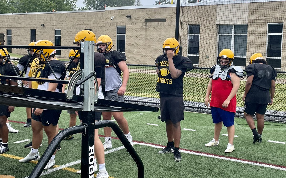 fhssportsBASD's tweet photo. FOOTBALL FUN
Our football 🏈 team practices on Day 1 of heat acclimation week. Check out a quick interview with Coach @RoederJason and some photos of the boys in action.
Go get’em Patriots!!! https://t.co/yZC0NC70Mb