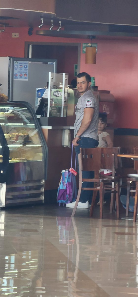 Ch1c0sD3L4C4ll3's tweet photo. Placeando en domingo #HombreDLCalle #StreetGuy #MallMan #MallGuy #RealMan #RealGuy #Daddy #Paparazzi #Forum #Tepic 1 /2 https://t.co/McS5DNsgrW
