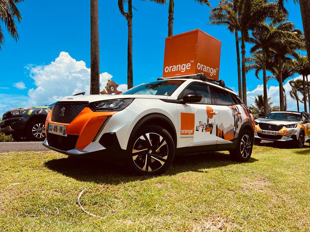 Top départ pour cette 72ème édition du <a href="/tourcyclistegp/">Tour cycliste de la Guadeloupe</a>🚴 Si vous aussi vous sillonnez les routes du Tour, vous croiserez forcément notre voiture Orange officielle 🤩 N’hésitez pas à vous arrêter, nous avons des goodies à vous offrir 😉 #OrangeSurLeTour